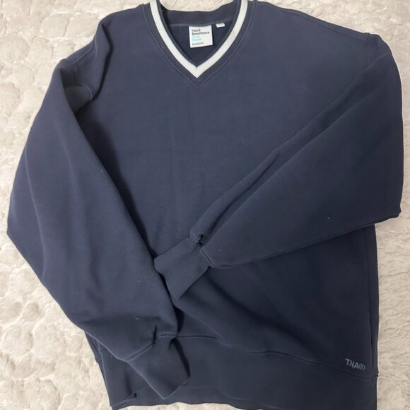 Aritzia TNA Cozy Fleece Boyfriend V-Neck - Picture 1 of 7